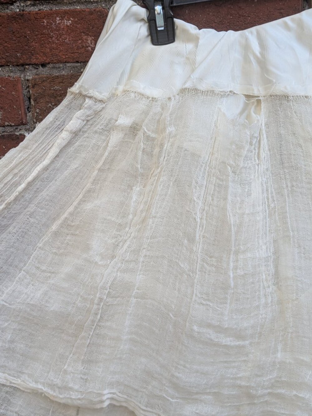 Romantic vintage wedding dress - Picture 10 of 14